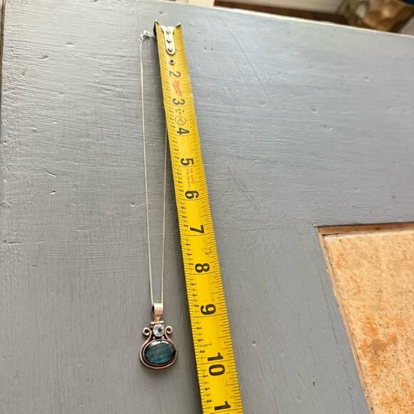 925 Sterling Silver Blue Topaz Labradorite Pendant Necklace 

Preowned - Picture 4 of 12